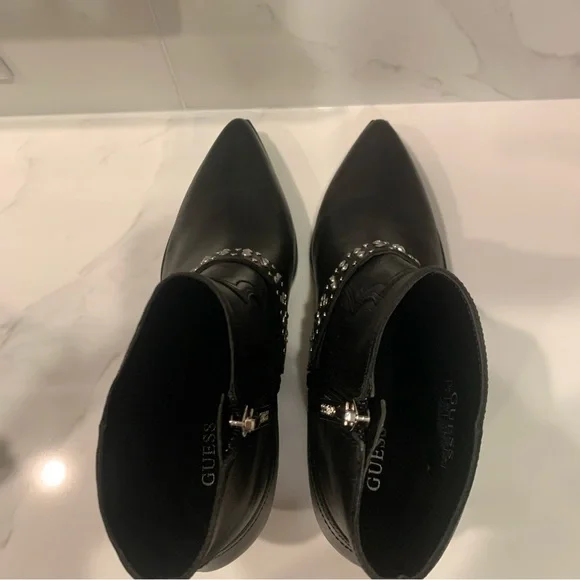 Guess Hermina Black Leather Moto Studded Western Ankle Boots Bootie 6.5 Cowboy - Picture 9 of 12